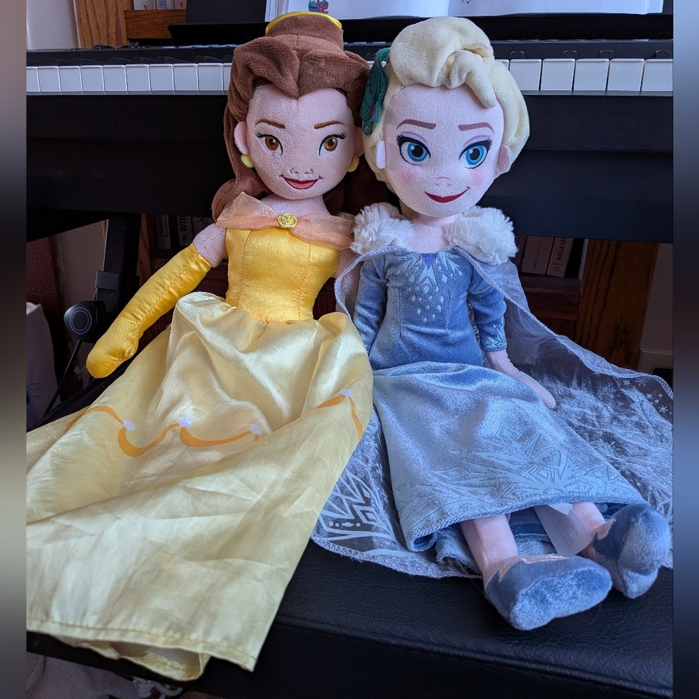 Plush Elsa and Belle